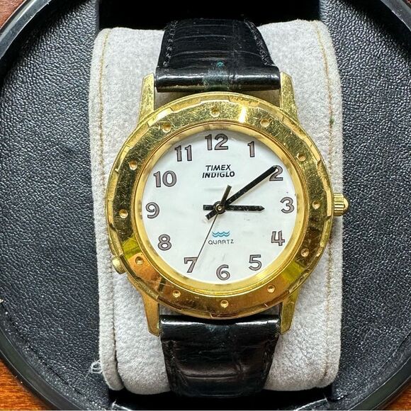 Vintage timex indiglo with rare case - Picture 3 of 3
